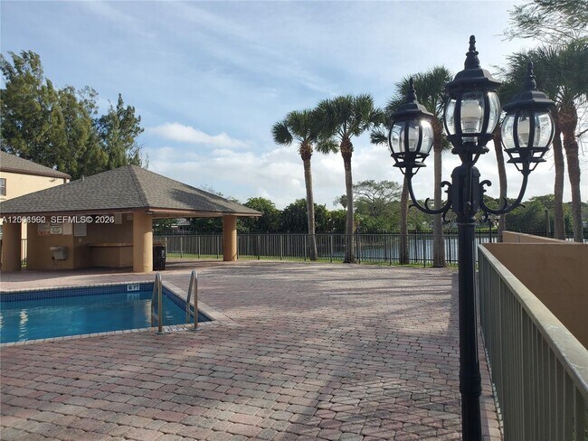 Building Photo - 7423 SW 152nd Ave