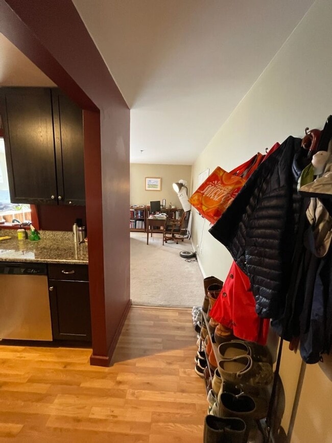 Building Photo - 2 BR 2 BA Condo