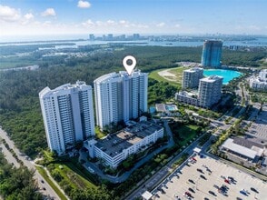 Building Photo - 14951 Royal Oaks Ln