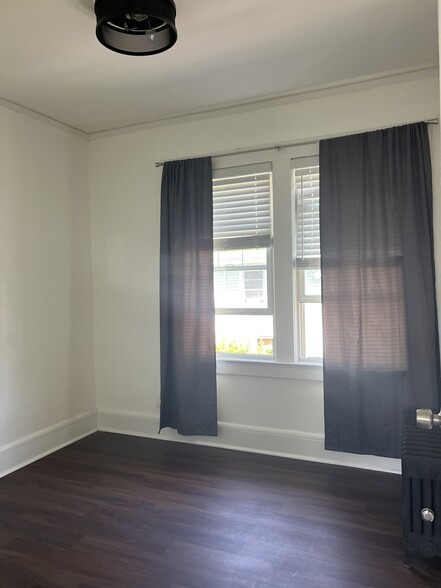 Building Photo - 130 Hamilton St