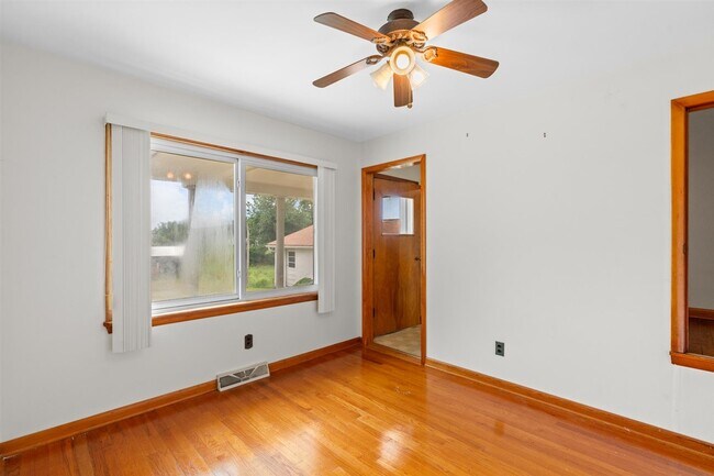 Building Photo - 2725 Rhodelia Rd