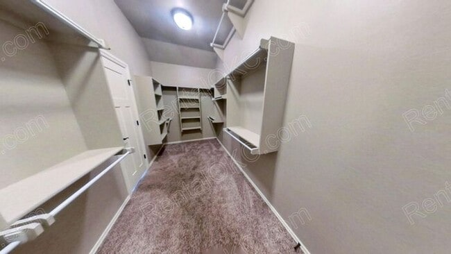 Building Photo - Super 4 bed 2 bath on the Southwest side.