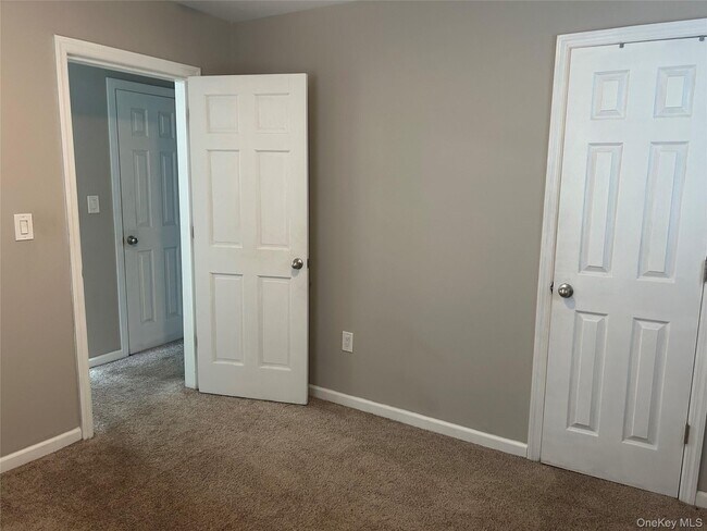 Building Photo - 248-15 89th Ave