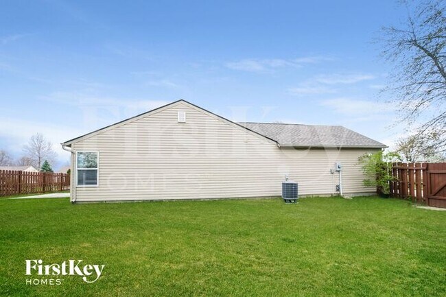 Building Photo - 10290 Stillwell Dr