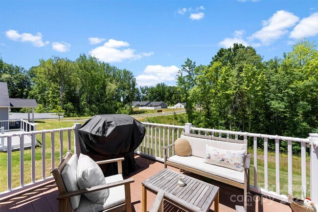 Building Photo - 2217 GoldWood Dr