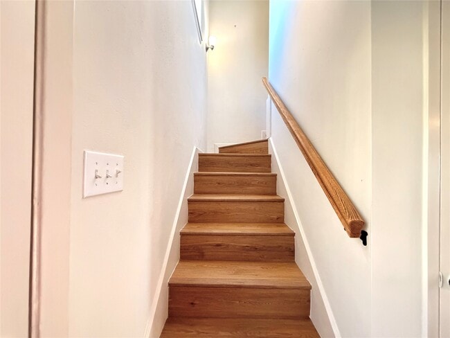 Building Photo - 9517 Clanton St