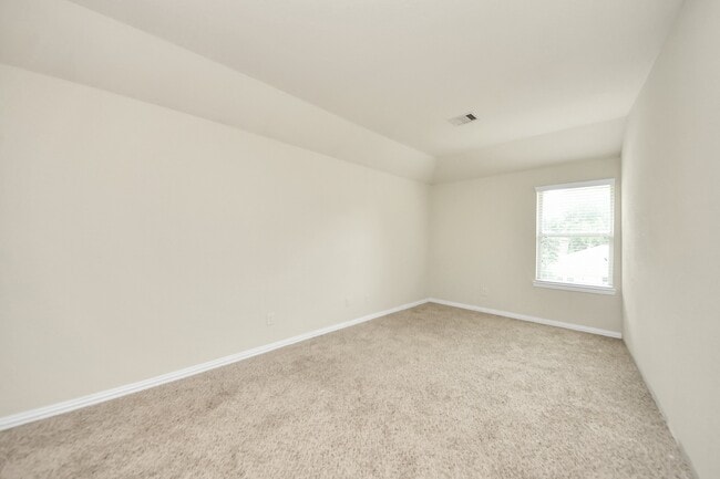 Building Photo - 1437 Northwood Springs Dr
