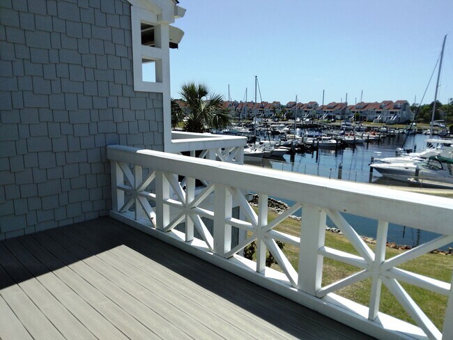 Building Photo - Harbor Front, 2 Bedroom, 2 Bath, Corner Unit at Mariners Pointe in Little River! Available Now!