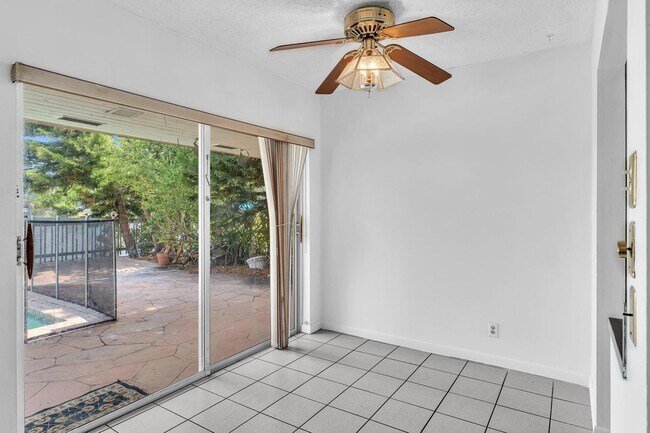 Building Photo - 5551 SW 57th St