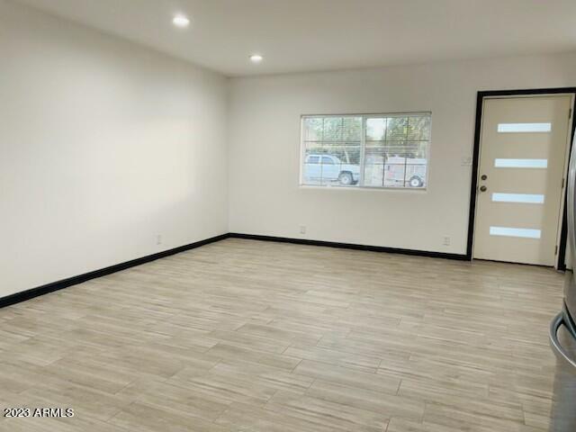 Building Photo - 2020 E Weldon Ave