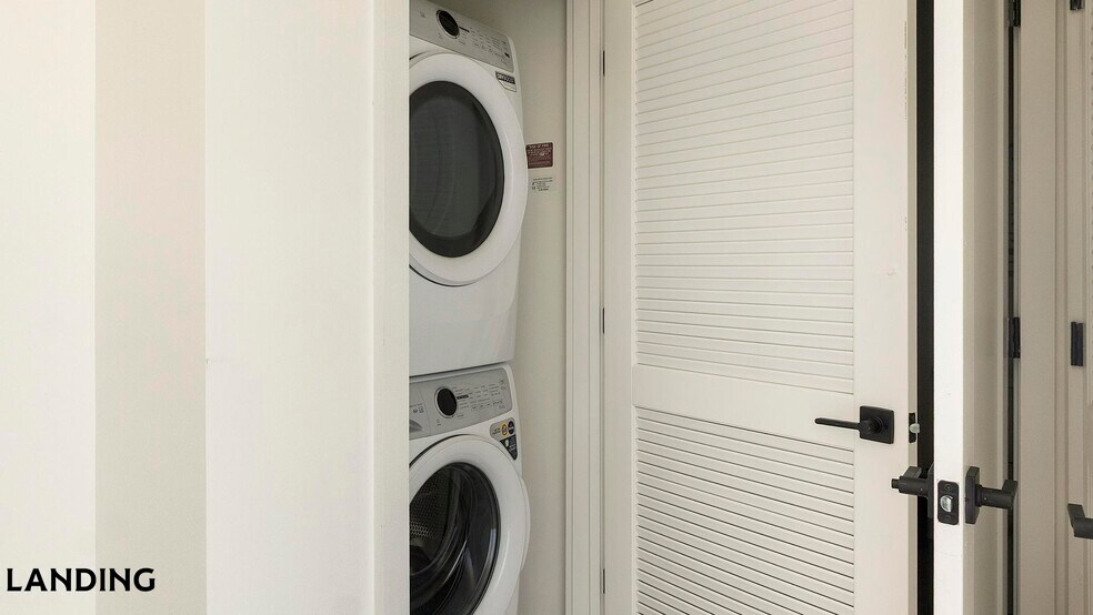 Building Photo - 1007 S Mint St