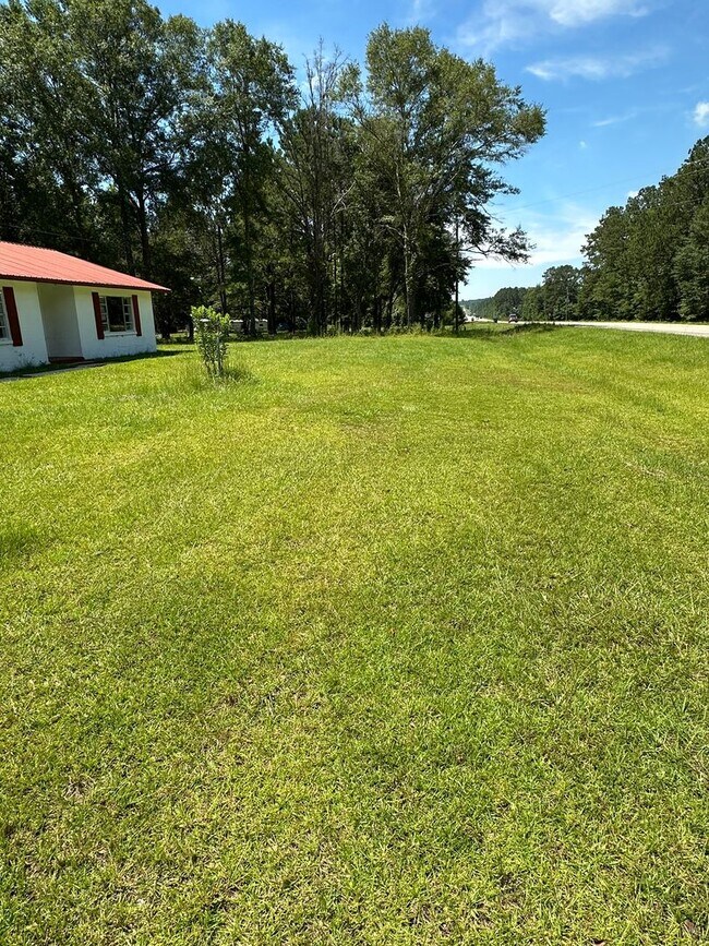 Building Photo - 19465 Mobile Rd