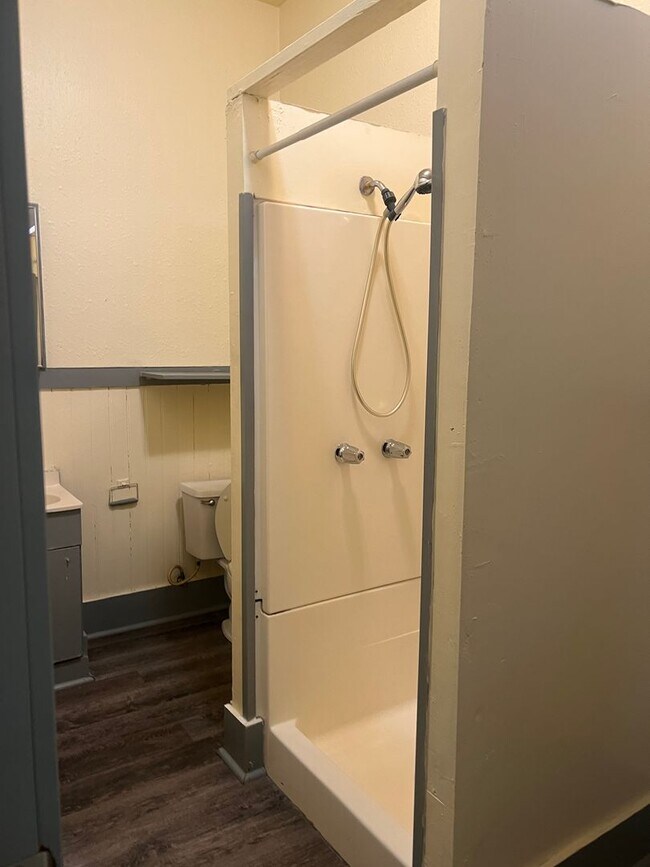 Building Photo - 931Del