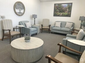 Community Room - Wyndam Place Senior Residence - Hays