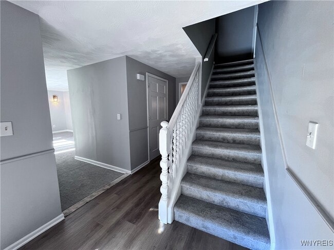 Building Photo - 306 Randwood Dr