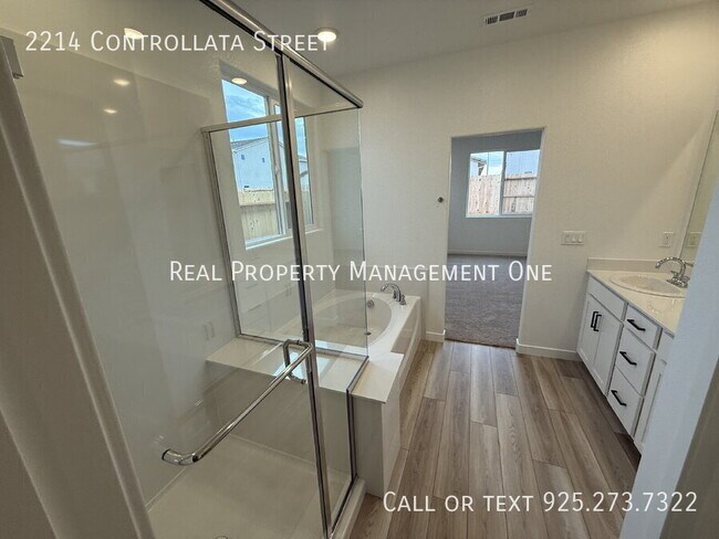 Building Photo - 2214 Controllata St