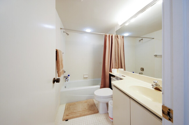 Building Photo - 2450 Presidential Way