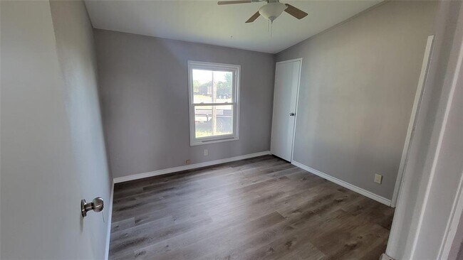 Building Photo - 2542 Wetz Rd
