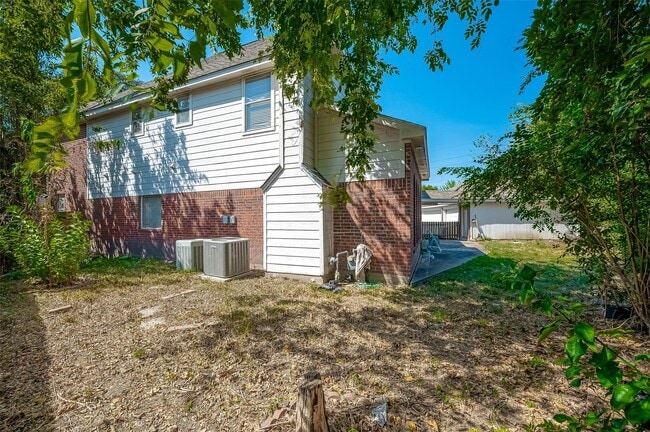 Building Photo - 2907 Little Branch Ct