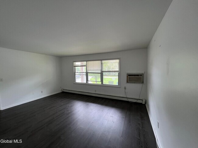 Building Photo - 11-21-21 Ashdown Rd