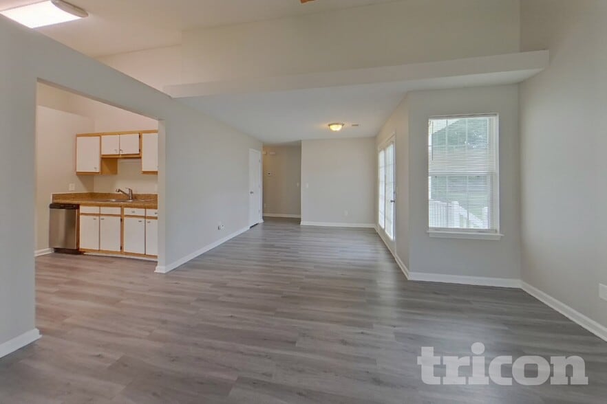 Building Photo - 109 Jaybird Ln