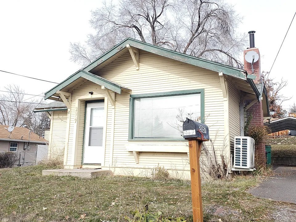 Building Photo - 2057 Lavey St