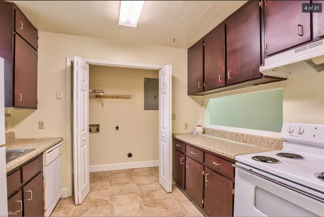 Building Photo - 2 br, 1 bath Duplex - 4789 Leah Court 4789