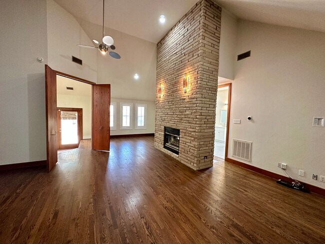 Building Photo - Wonderful newly updated home for rent in t...