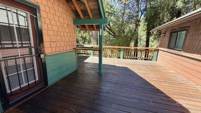 Building Photo - 54080 Pine Crest Ave
