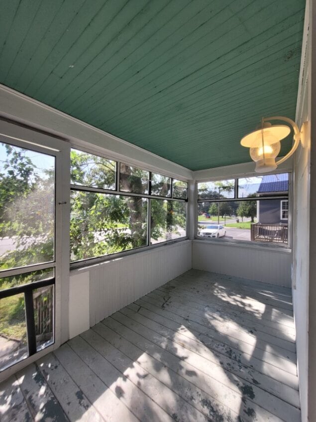 Building Photo - 121 W Main St