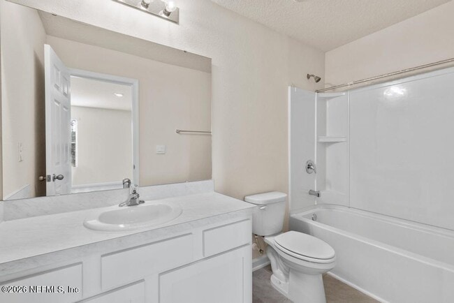 Building Photo - 21 Temple Dr