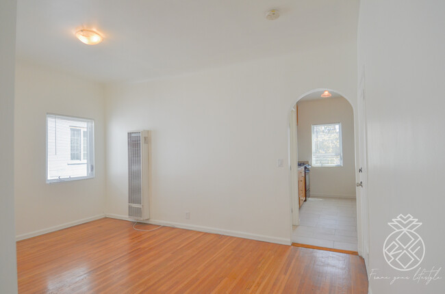 Building Photo - 424 N Ogden Dr