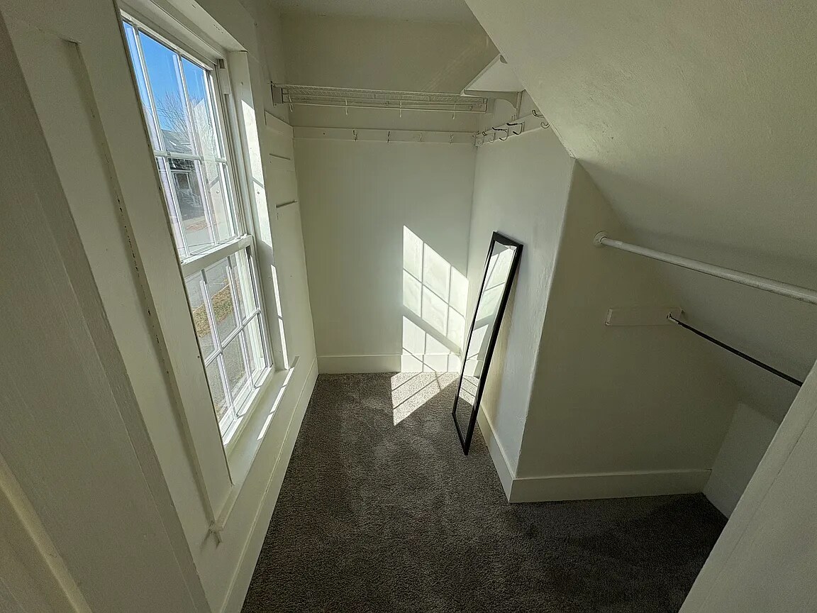 Building Photo - 144 Rumford St