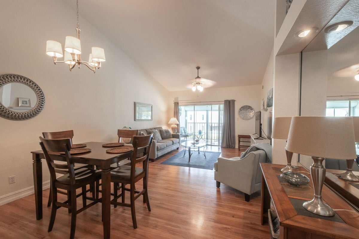 Building Photo - 1300 Misty Pines Cir