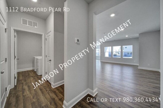 Building Photo - 1112 Bradford Pear Rd