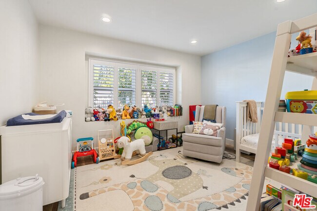 Building Photo - 4731 Deseret Dr