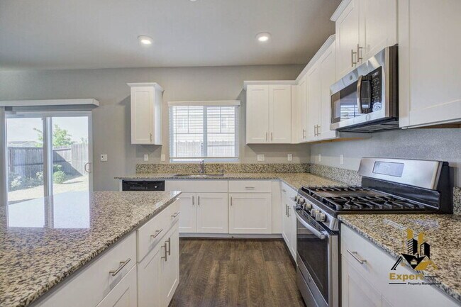 Building Photo - 6048 Emerald Park Ln