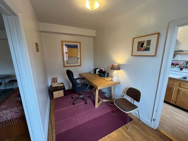 Building Photo - Fully Furnished 1 Bedroom, 1 Bathroom Cond...