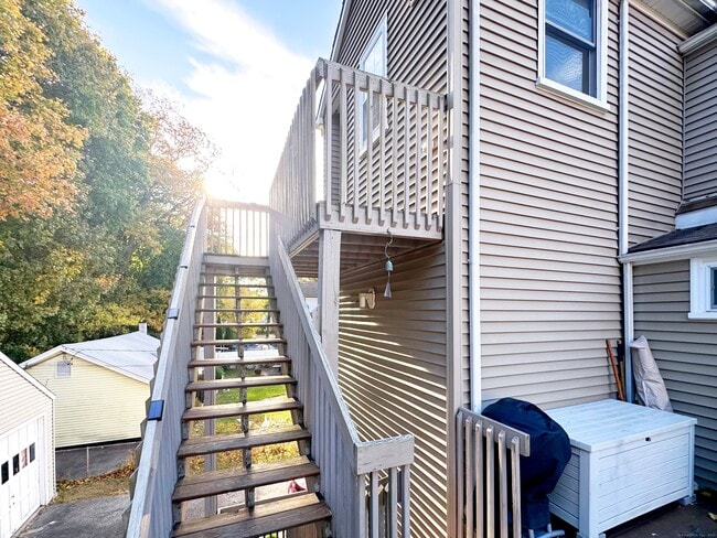 Building Photo - 76 Nichols Ave