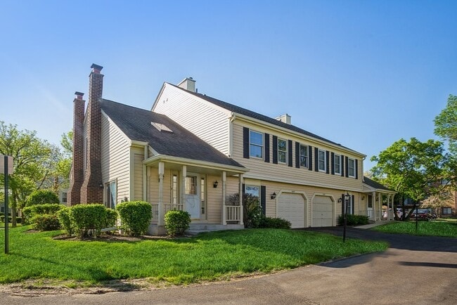 Primary Photo - 2628 College Hill Cir