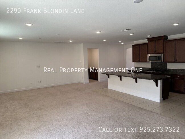 Building Photo - 2290 Frank Blondin Ln