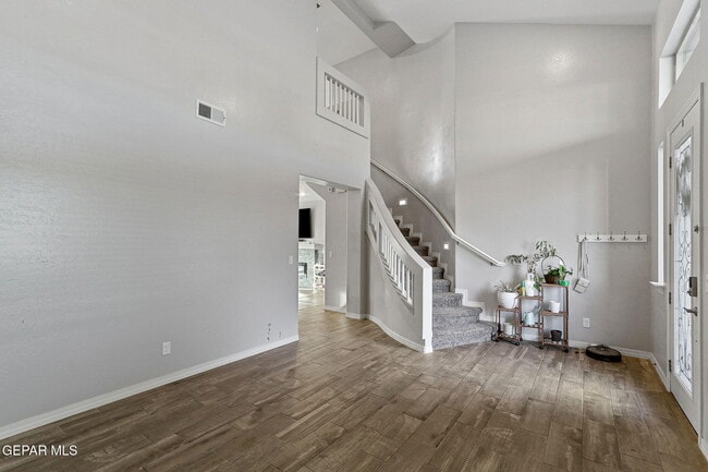 Building Photo - 883 Crystal Rook Dr