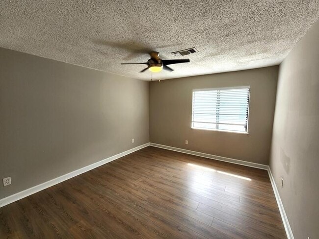 Building Photo - 1406 Wingate Way