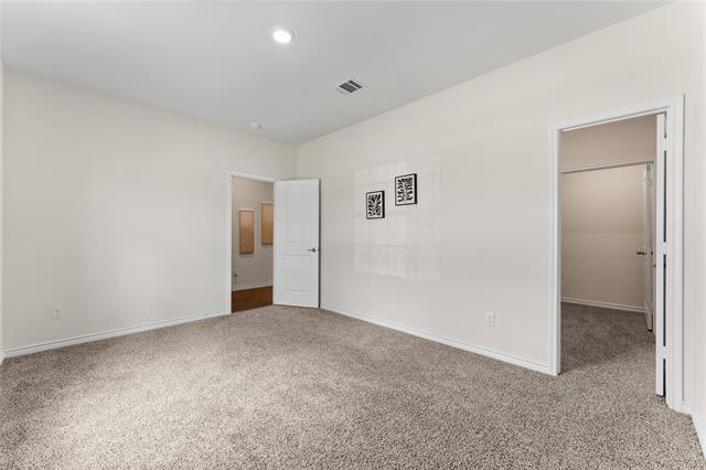 Building Photo - 706 Willow View Way