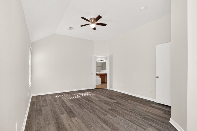 Building Photo - 13006 Rose Landing Dr