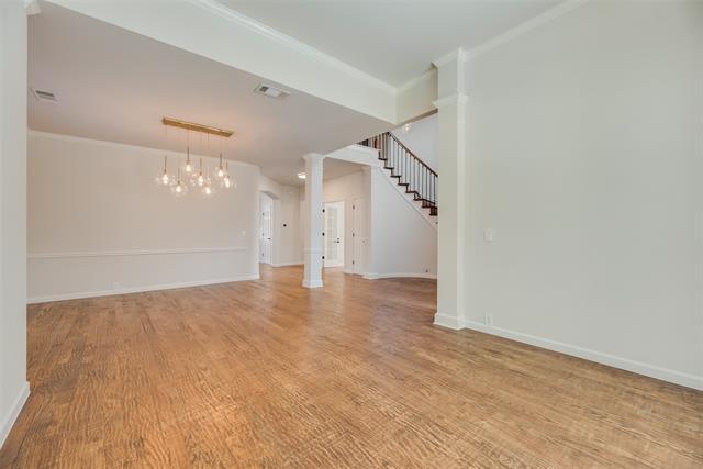 Building Photo - 2414 Thorntree Dr