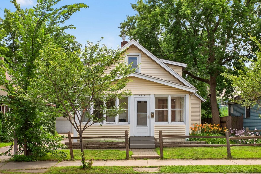 Primary Photo - 2611 E 38th St