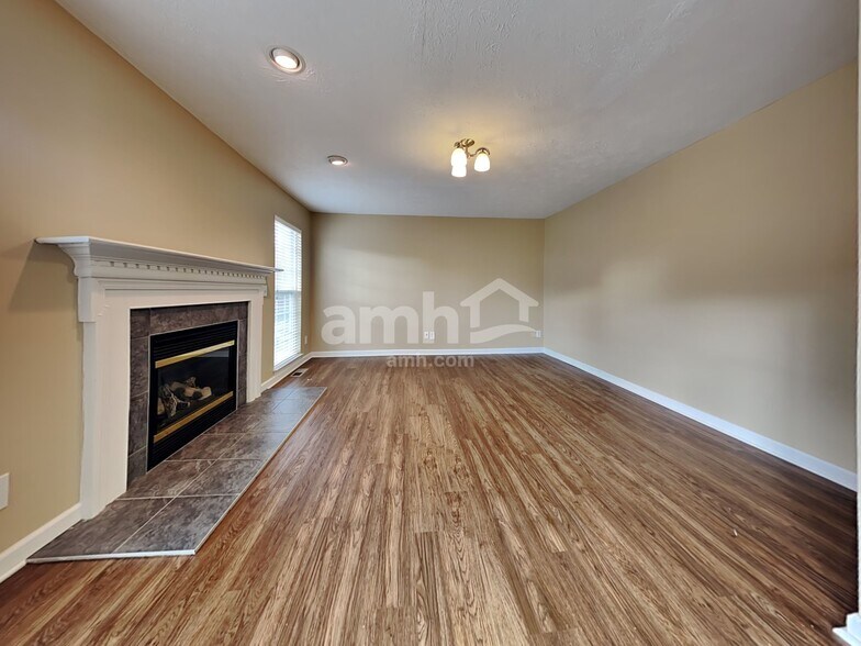 Building Photo - 233 Bannock Dr