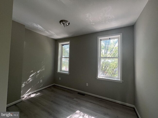Building Photo - 834 N Washington St