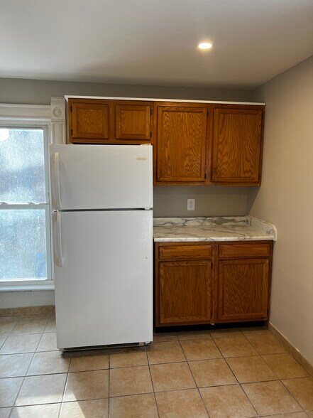 Building Photo - 125 Litchfield Ave SE